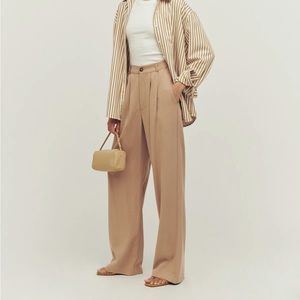 REFORMATION MASON PANTS IN KHAKI COLOR IN SIZE 10.